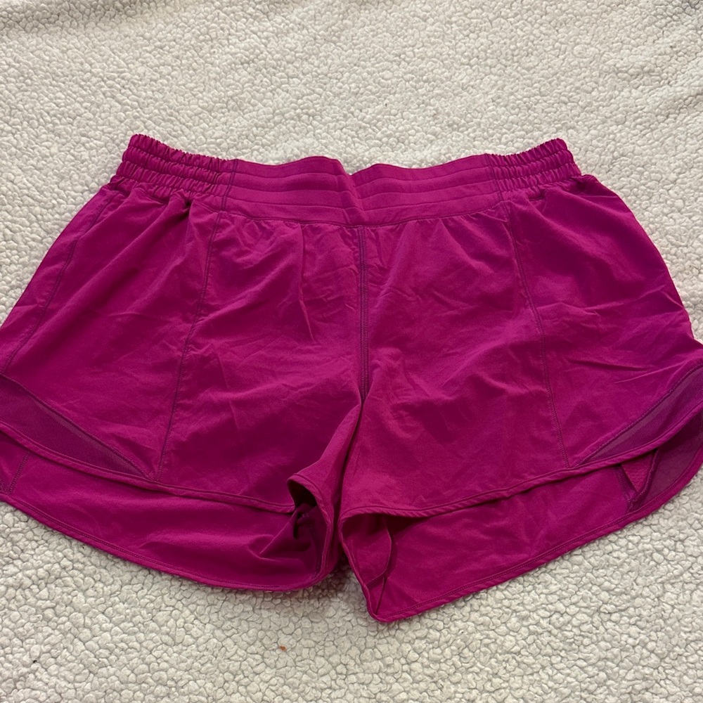 Lululemon Hotty Hot 4” shorts